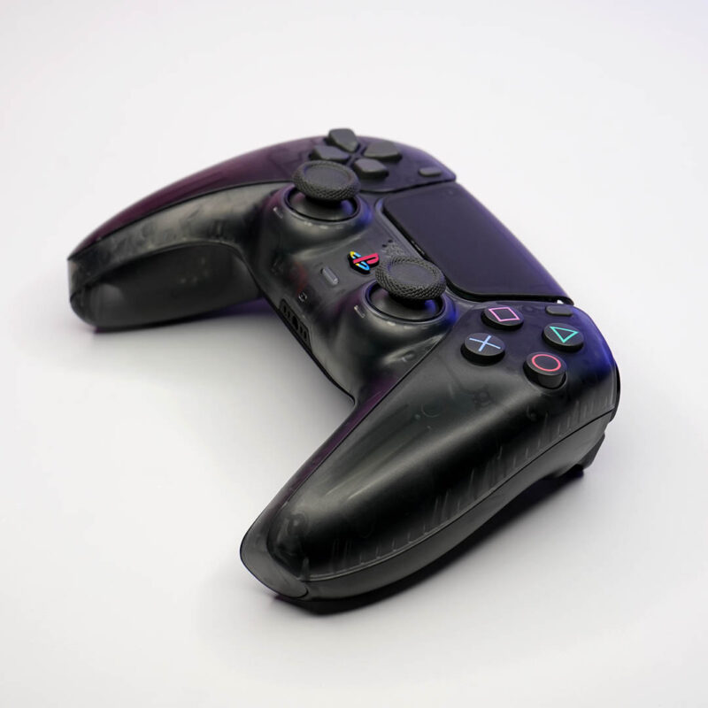 Front angle of Zen Black Retro PS5 Controller by Killscreen