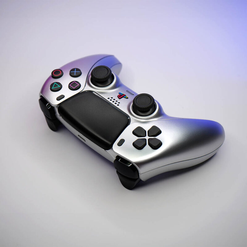 D-Pad angle of Silver retro PS5 Controller by Killscreen